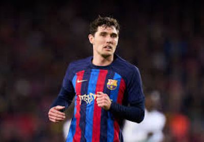 برشلونة يفقد مدافعه الدنمركي كريستنسن بسبب تمزق بالرباط الصليبي