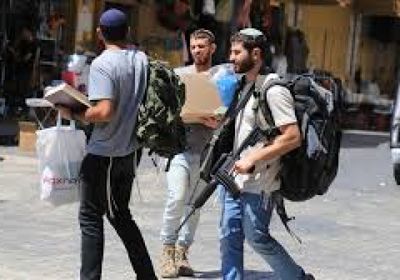 إصابات في هجوم لمستوطنين على فلسطينيين بالخليل