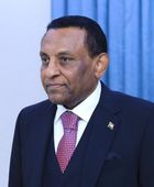 رئيس وزراء السودان يطرح مبادرة لحقن الدماء