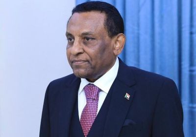 رئيس وزراء السودان يطرح مبادرة لحقن الدماء