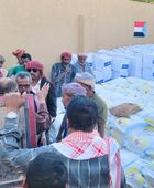 انتقالي القطن يواصل توزيع المساعدات الغذائية على أسر المديرية