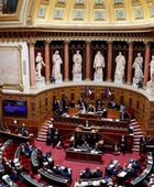 البرلمان الفرنسي يقر تشريعًا طارئًا لتفادي الإغلاق