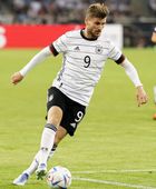 مصرع لاعب كرة قدم ألماني سقط من عربة تلفريك