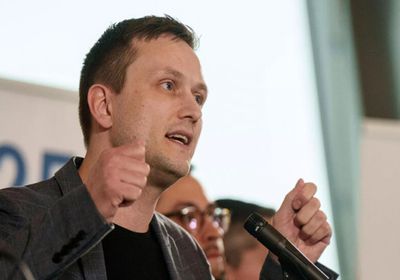 رئيس وزراء غرينلاند يبدي حزنه بعد تصريحات ترامب