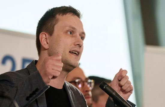 رئيس وزراء غرينلاند يبدي حزنه بعد تصريحات ترامب