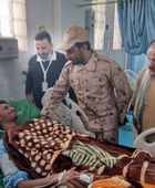 أركان دفاع شبوة يتفقد جرحى القوات الجنوبية بمستشفى بن زايد في عتق