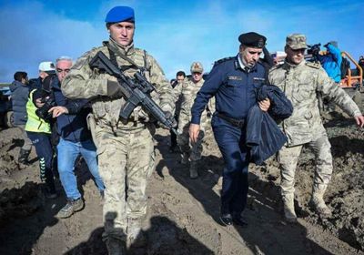 وفد ليبي يبدأ معاينة حطام طائرة رئيس الأركان محمد الحداد