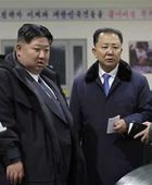 زعيم كوريا الشمالية يشرف على تجربة إطلاق صاروخ سطح جو