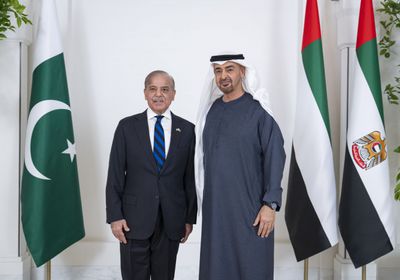 رئيس الإمارات يصل باكستان في زيارة رسمية