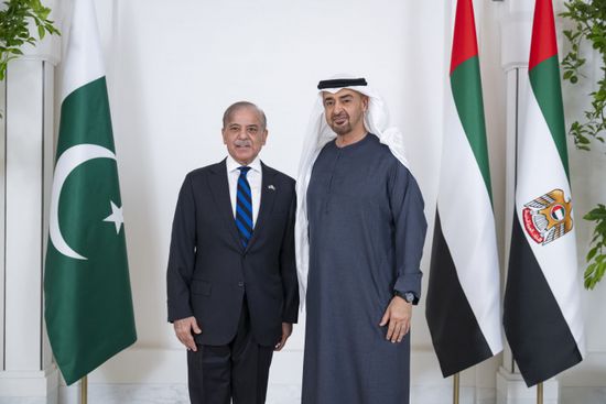 رئيس الإمارات يصل باكستان في زيارة رسمية