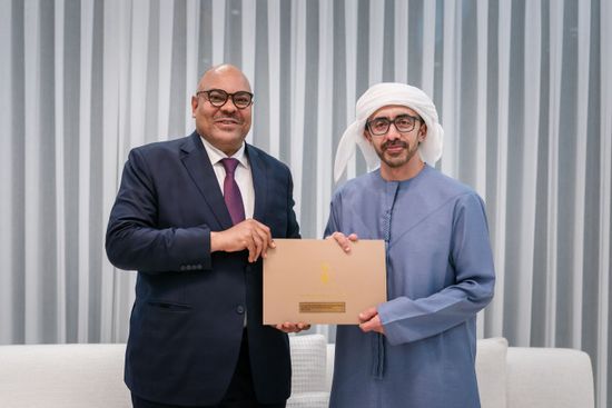 محمد بن زايد يتلقى رسالة خطية من رئيسة تنزانيا