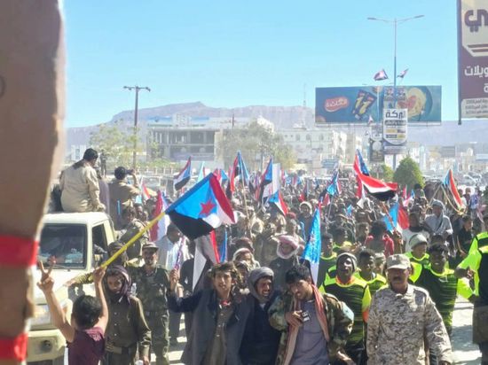 جماهير تدعم تحركات الانتقالي لإعلان دولة الجنوب