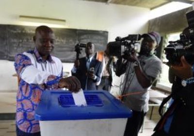 مواطنو ساحل العاج يدلون بأصواتهم في الانتخابات التشريعية