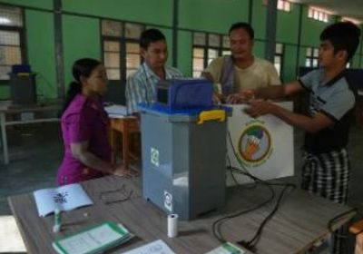 الناخبون في ميانمار يدلون بأصواتهم في أول انتخابات منذ انقلاب عام 2021