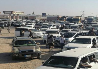 تدفق الجماهير المشاركة في مليونية سيئون عبر البوابة الشرقية لحضرموت