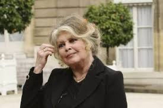 وفاة أيقونة السينما الفرنسية 