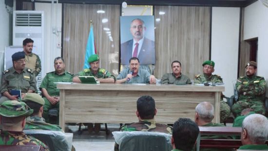 شرطة عدن والحزام الأمني يتفقان على مواصلة الحملات المرورية 