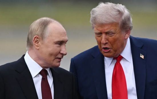 قبل استقبال زيلينسكي.. ترامب يتحدث هاتفياً مع بوتين