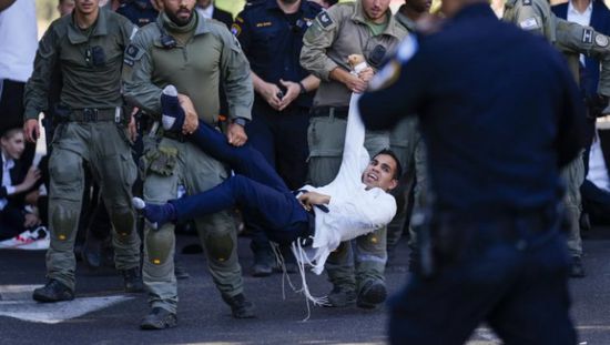 الشرطة الإسرائيلية تعتقل متظاهرين من الحريديم ضد قانون التجنيد
