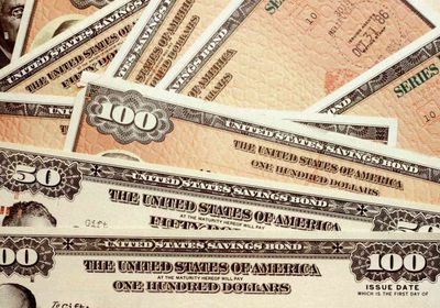 رهانات ضخمة على هبوط عائد سندات الخزانة الأمريكية