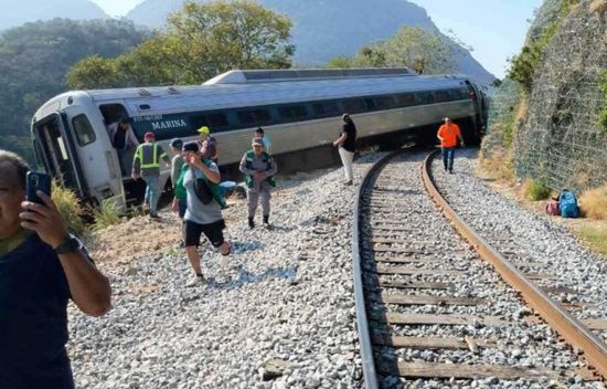 المكسيك.. خروج قطار عن مساره في ولاية واهاكا