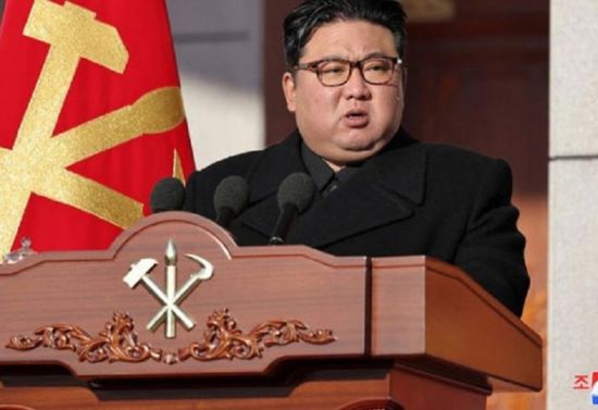 كيم يشرف على تجربتين لإطلاق صاروخي كروز