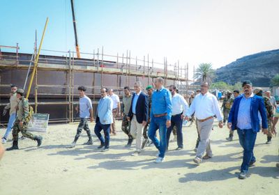 لملس يتفقد مشروع خزان الضخ في منطقة البرزخ الاستراتيجي