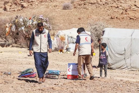 هلال الإمارات يدشن حملة "كسوة الشتاء" في أنحاء شبوة