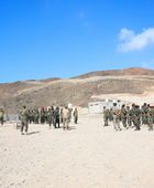 قائد "العسكرية الثانية" يتفقد معسكر الكتيبة الخاصة بالمكلا