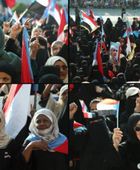 مشاركة نسوية حاشدة بساحة العروض تأييدًا للقوات الجنوبية