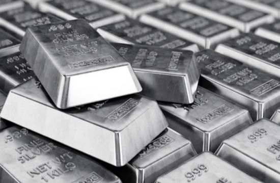 هبوط أسعار الفضة بأكثر من 6% في الأسواق العالمية
