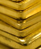 الذهب يعمق خسائره لأكثر من 3% مع جني الأرباح