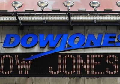 "داو جونز" يغلق على انخفاض