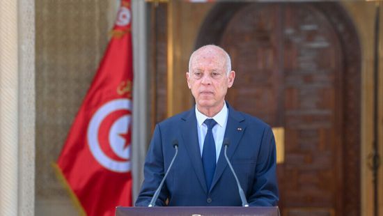 الرئيس التونسي يقرر تمديد حالة الطوارئ شهرًا