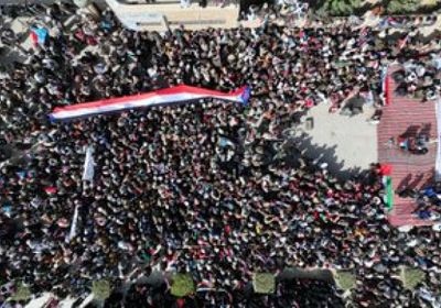 أبناء شبوة يواصلون الاحتشاد في عتق للمطالبة بإعلان دولة الجنوب