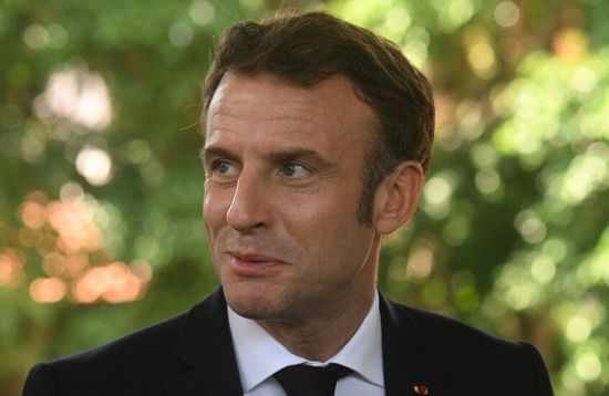 ماكرون متمسك بالبقاء رئيساً لفرنسا حتى الثانية الأخيرة