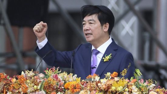 رئيس تايوان يتعهد الدفاع عن سيادة الجزيرة