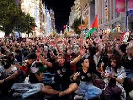 الآلاف يشاركون في تظاهرة دعمًا لغزة في إسطنبول