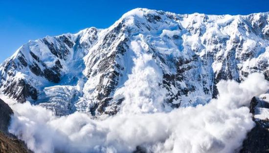 مصرع شخصين في انهيارات جليدية بجبال الألب