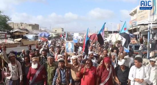 مسيرة شعبية في المحفد تندد بالغزو الشمالي لمحافظة حضرموت