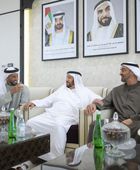 رئيس الإمارات يزور محمد بن بطي آل حامد في منزله