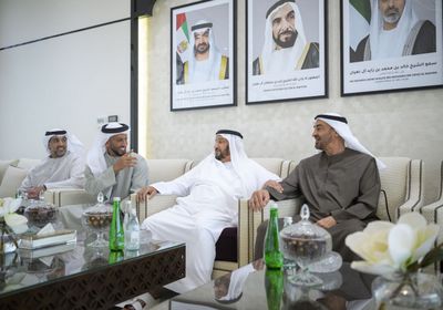 رئيس الإمارات يزور محمد بن بطي آل حامد في منزله