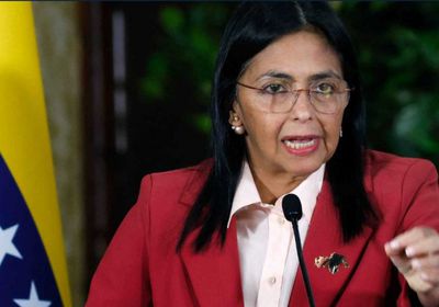 الجيش الفنزويلي يعترف بنائبة مادورو رئيسة للبلاد