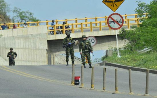 كولومبيا تُعزز جيشها على حدود فنزويلا بـ30 ألف جندي