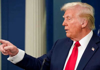 بعد فنزويلا.. ترامب يلوّح بالتدخل العسكري في جزيرة غرينلاند