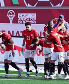 برأسيه ياسر إبراهيم.. منتخب مصر يعيد التقدم على بنين