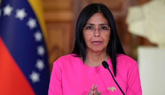 رئيسة فنزويلا تزور الجنود المصابين خلال الهجوم الأمريكي على كاراكاس