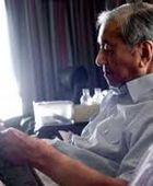 رئيس وزراء ماليزيا السابق مهاتيرمحمد يدخل المستشفى مصابا بكسر في الفخذ