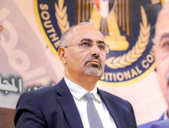 البيض: الرئيس الزُبيدي في عدن ولن يتخلى عن شعبه