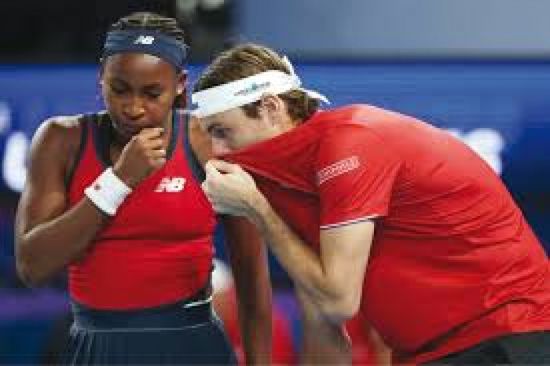 جوف تقود الولايات المتحدة إلى قبل نهائي كأس يونايتد للتنس بعد تخطي اليونان